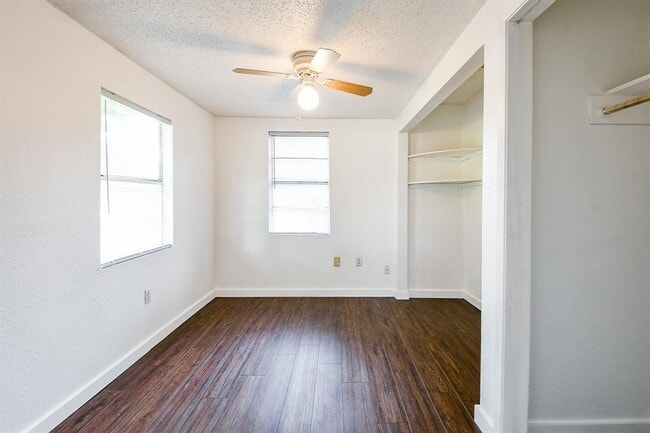 Building Photo - 24204 Linda Ln