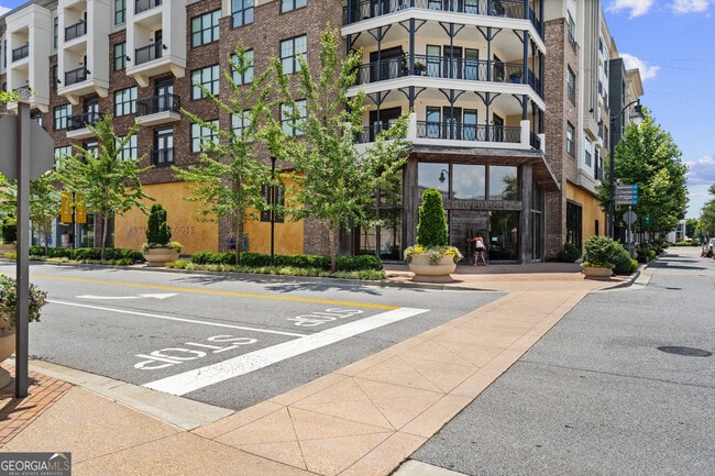 Building Photo - 355 S Esplanade