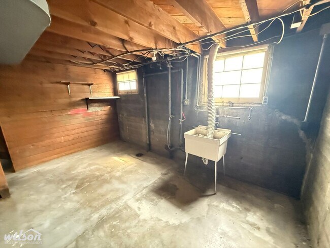 Building Photo - 1522 Browne Ave