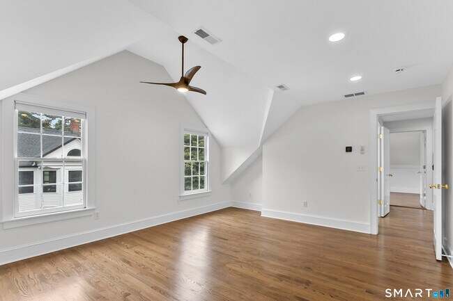 Building Photo - 15 N Salem Rd