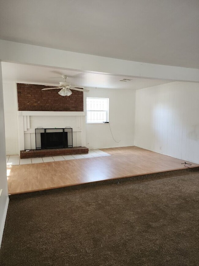 Building Photo - Long Realty & Property Management - 3 Bedr...