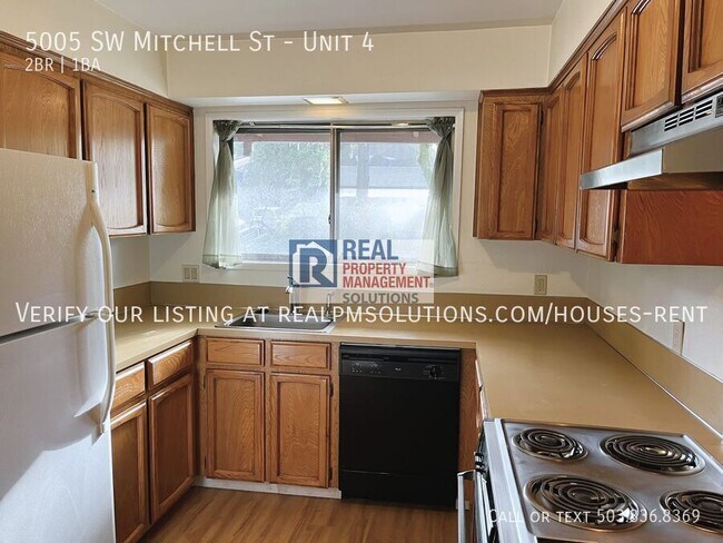 Building Photo - 5005 SW Mitchell St