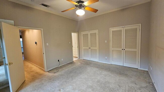 Building Photo - 4902 Westview Dr