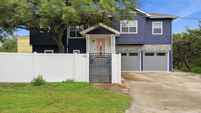 Building Photo - 1314 Stagecoach Dr