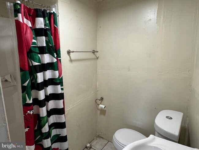 Building Photo - 237 Pierce St