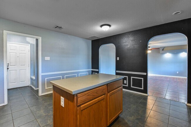 Building Photo - 5303 Western Swing Ct