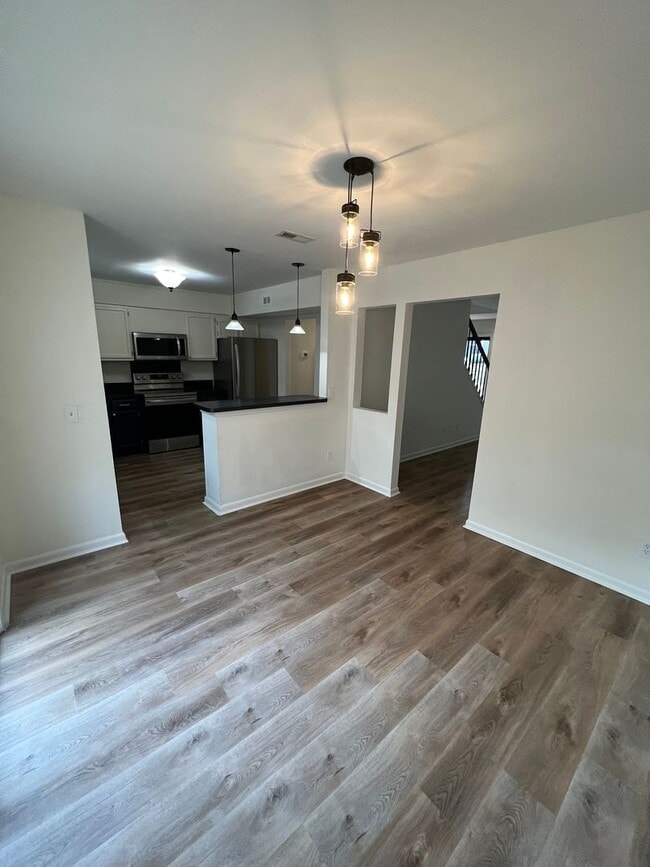 Building Photo - Extremely Spacious Townhome by South Park