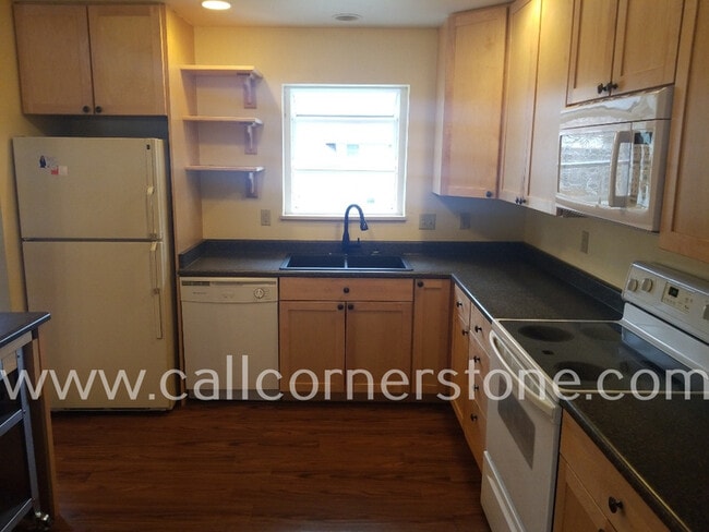 Building Photo - 3622 Alpine Pl