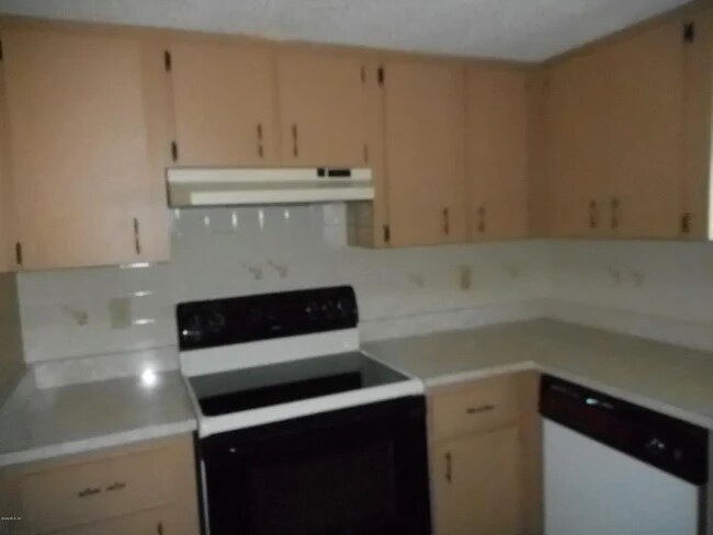 Building Photo - 10962 SW 84th Ave