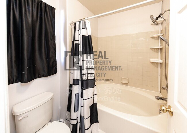 Building Photo - 2214 Cowhand Pl