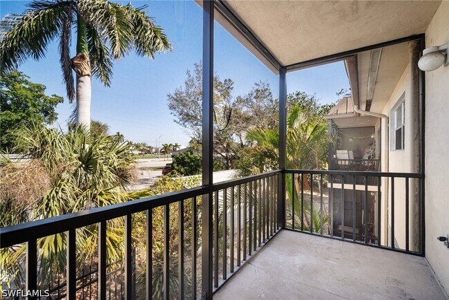 Building Photo - 1560 Colonial Blvd