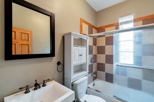 Building Photo - 2 Bed 2 Bath Home in Denver! Great Locatio...