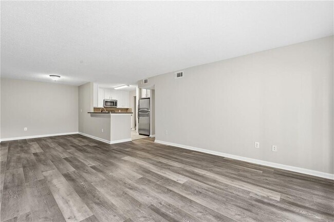 Building Photo - 3650 Ashford Dunwoody Rd NE