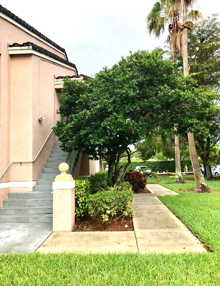 Building Photo - 12118 Saint Andrews Pl