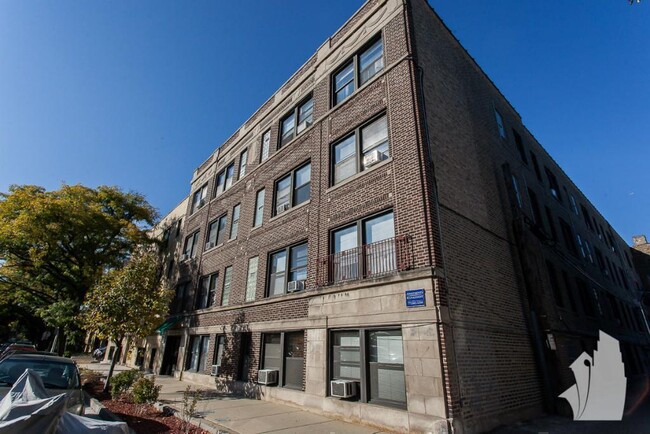 1050 W George St, Unit 110, Chicago, IL 60657 - 1058 W George St