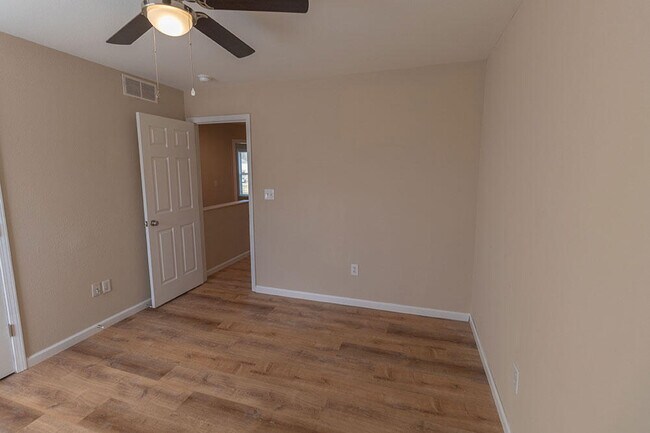 Building Photo - 1405 Bodie Dr
