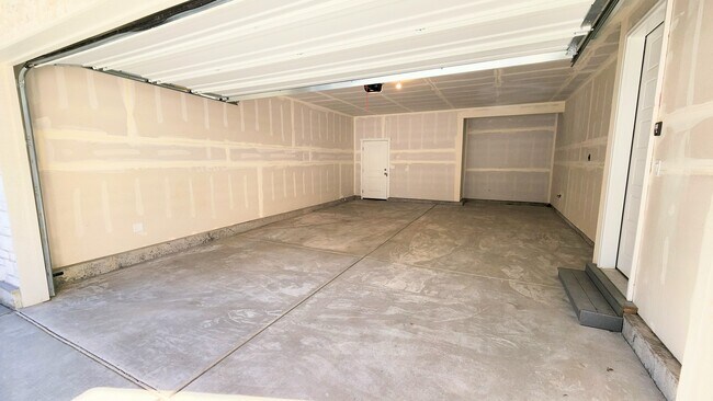 Building Photo - 2773 Tower Ml Wy