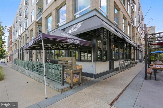 Building Photo - 930 Rose Ave