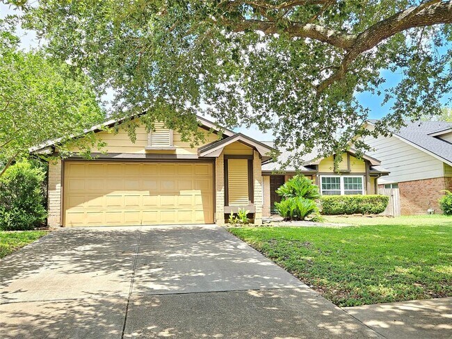 Building Photo - 2210 Brook View Ln