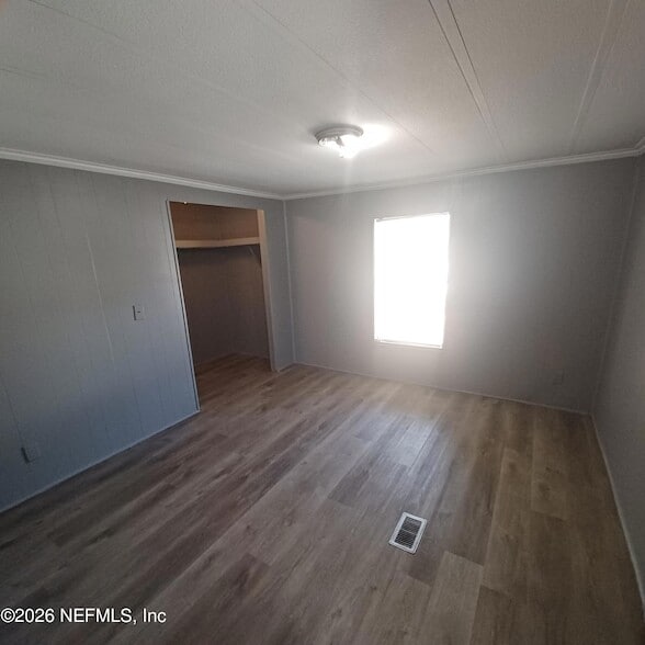 Building Photo - 10262 Roadway Dr