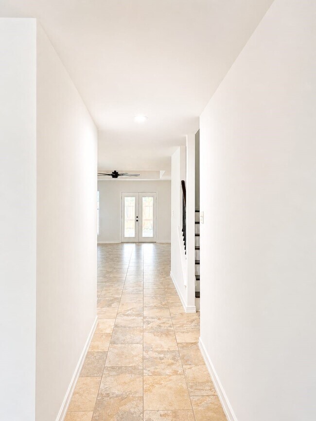 Building Photo - 1011 Backland Ct