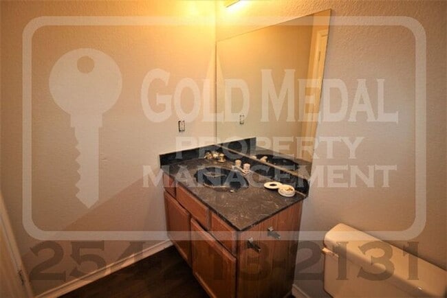 Building Photo - 3401 Barcelona Dr