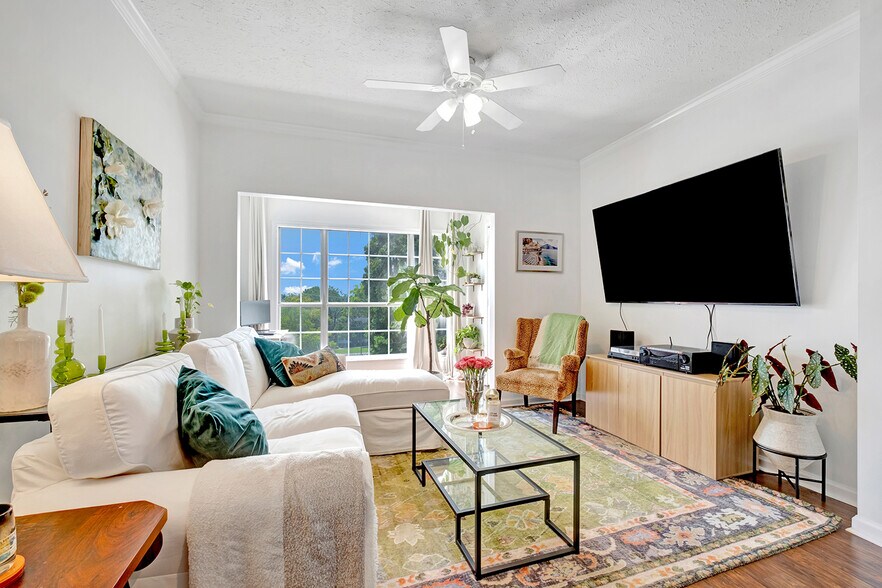 Primary Photo - 2025 Woodmont Blvd