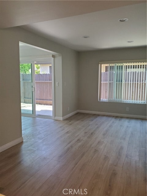 Building Photo - 423 E Duarte Rd