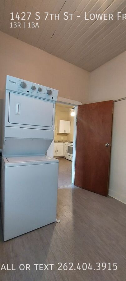 Building Photo - Remodeled 1 Bedroom Lower w/ Private Entry