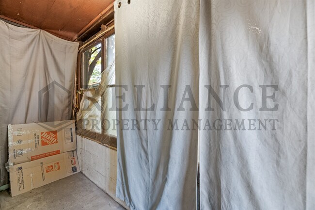 Building Photo - 1554 N Salina Ave