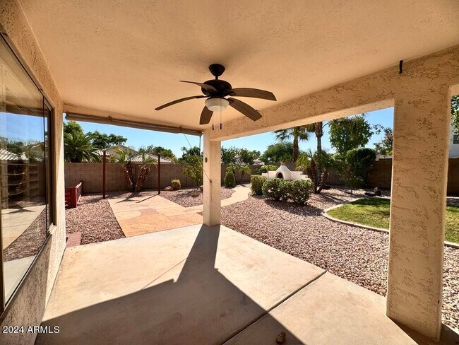 Building Photo - 1873 W Falcon Dr