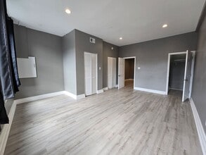 Building Photo - mai920