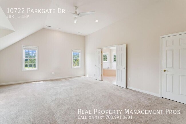 Building Photo - 10722 Parkgate Dr