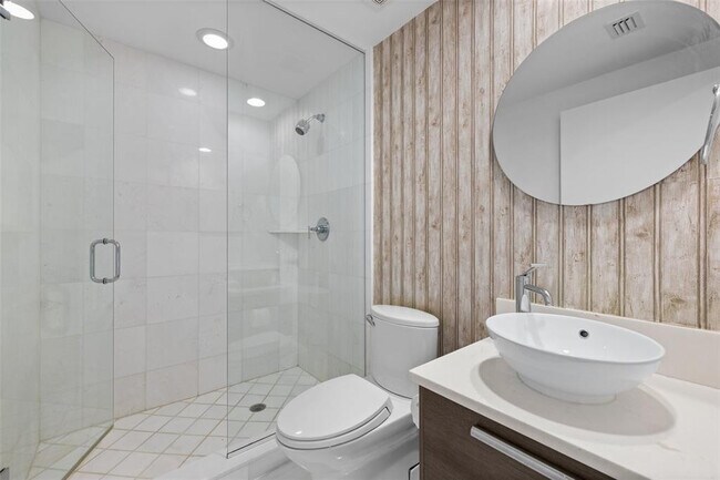 Building Photo - 2950 NE 188th St