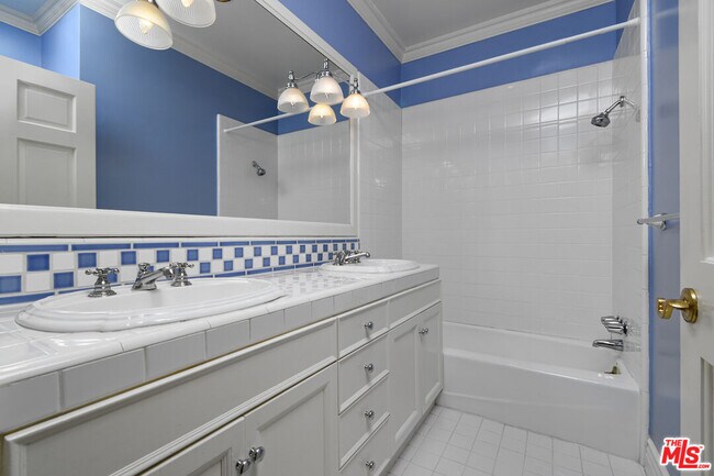 Building Photo - 3254 Oakdell Rd