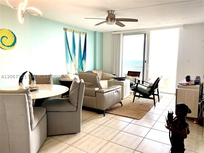 Building Photo - 401 Ocean 318