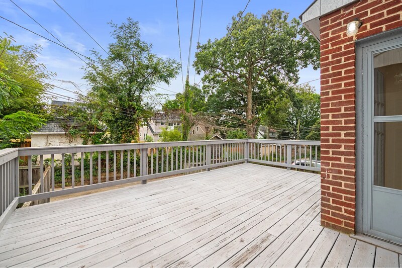 Building Photo - 205 Westowne Rd