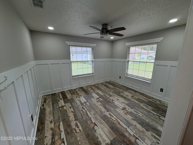 Building Photo - 3556 Lazy Willow Ct