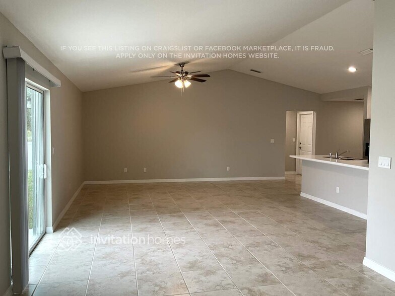 Building Photo - 842 Starland St SE