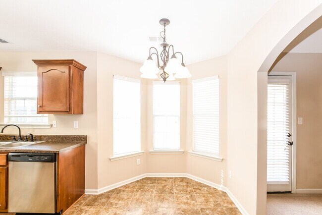 Building Photo - 2847 Flora Lee Dr