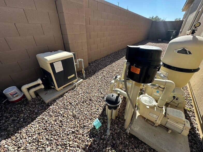 Building Photo - 1140 E Cherrywood Pl