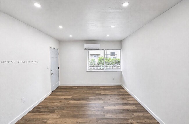 Building Photo - 7600 Dickens Ave