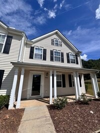 Building Photo - Great space in this 3 bedroom 2 and 1/2 ba...