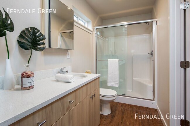 Building Photo - Pet Friendly/Private Owner - 2 Bedroom Tow...