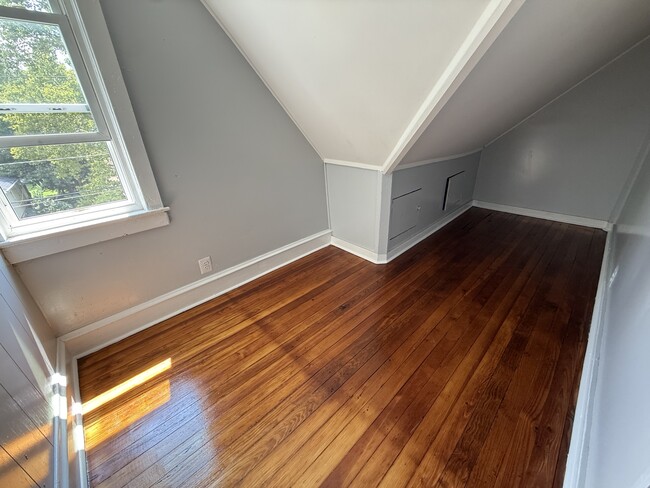 Building Photo - 302 Horace Ave