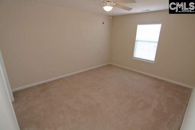 Building Photo - 5 Redbrush Ct