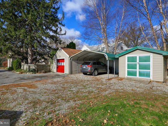 1 car garage, carport, and storage shed - 1739 N Sherman St