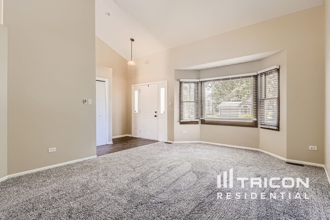 Building Photo - 1414 Lakewood Dr