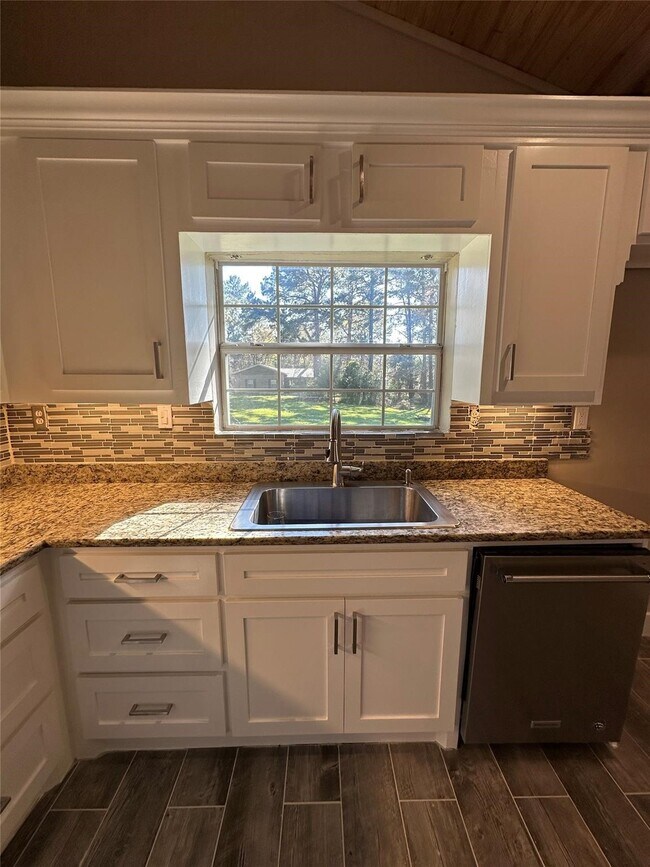 Building Photo - 680 Mockingbird Hills Dr