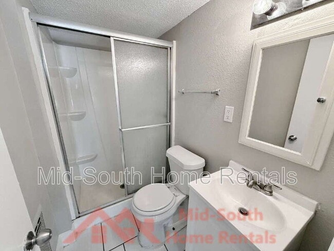 Building Photo - 1603 Delano Ave